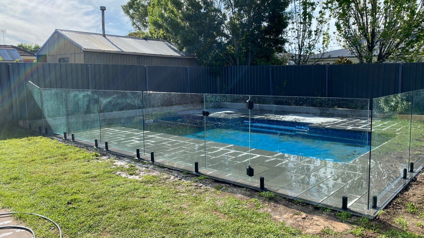 Glass Pool Fence Aberfeldie 1-1